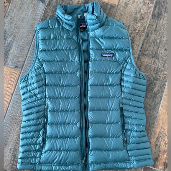 Patagonia Jackets & Blazers - Women’s Teal Puffer Vest